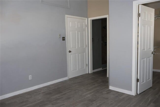 Building Photo - 4732 W Lawn Ave