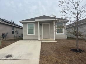 Building Photo - Charming Single-Story Home in Amenity-Rich Silos Community