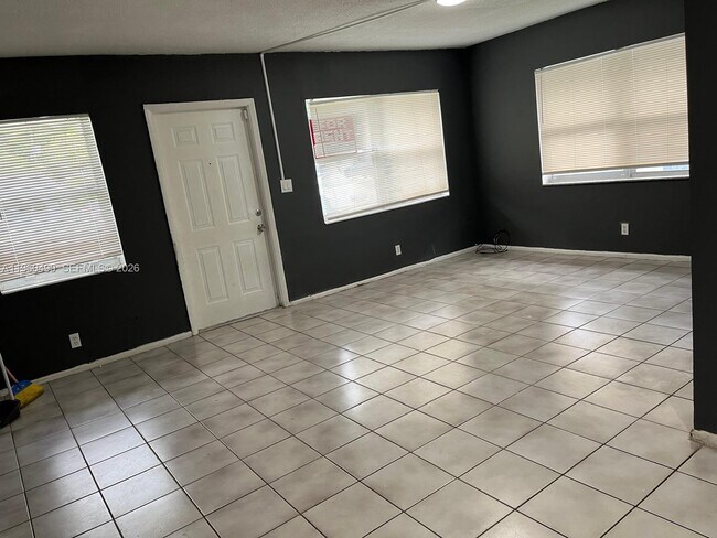 Building Photo - 1439 NW 8th Ave