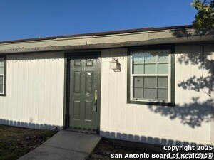 Building Photo - 214 Merida St