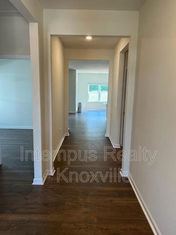 Building Photo - 1311 Hampton Pl Cir