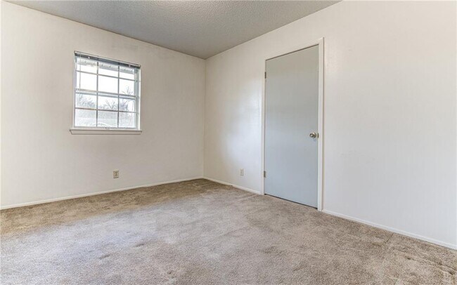 Building Photo - 8424 Jamestown Dr