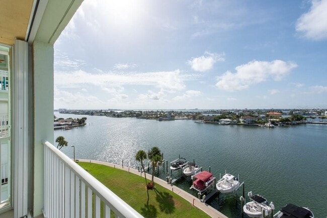 Building Photo - 400 64th Ave