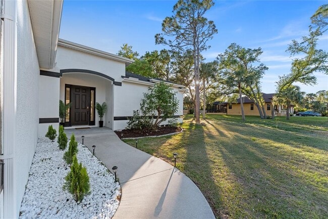 Building Photo - 2503 Dumont Ln