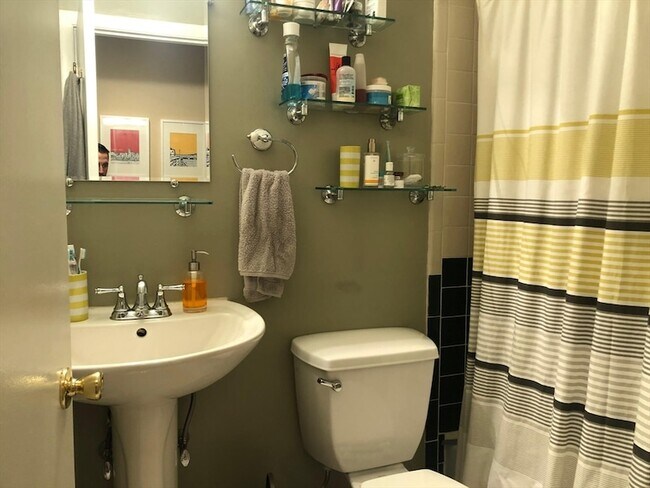 Building Photo - 9 Appleton St