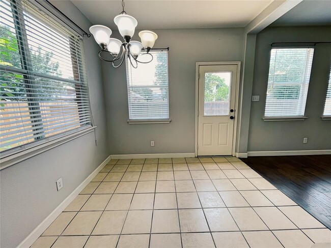 Building Photo - 2059 Carlisle Castle Dr