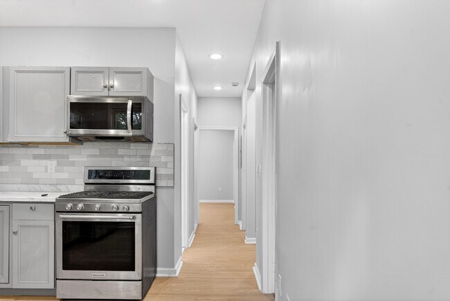 Building Photo - 12 E 49th St