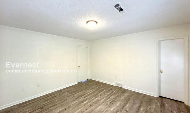Building Photo - 3886 Camelia Cove