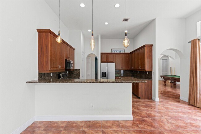 Building Photo - 7140 Pinecreek Way