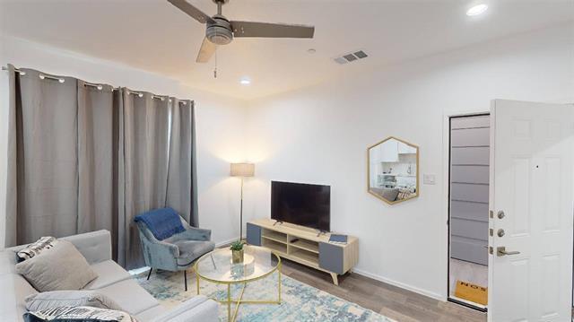 Primary Photo - 3235 Dallas St