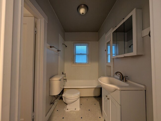 Building Photo - 92035th