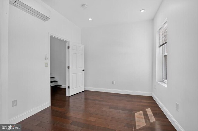 Building Photo - 2319 N College Ave
