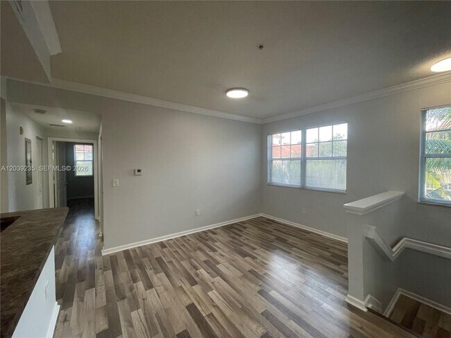 Building Photo - 6020 W Sample Rd