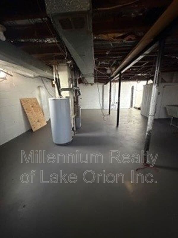 Building Photo - 611 E Madison Ave