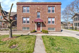 Building Photo - 579 N Center St