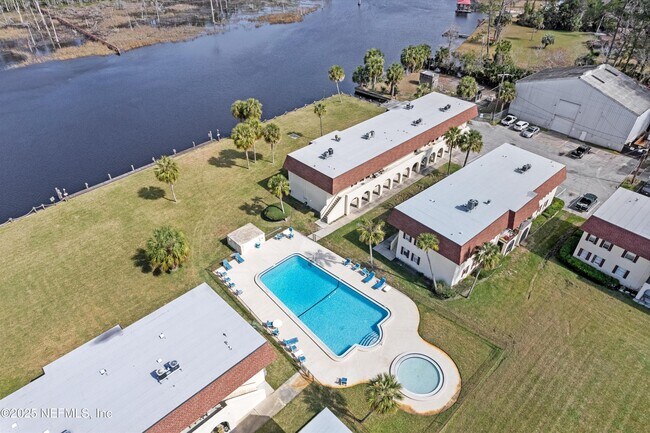 Building Photo - 1530 El Prado Rd