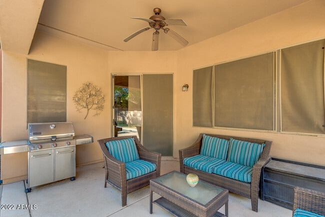 Building Photo - 2037 W Periwinkle Way