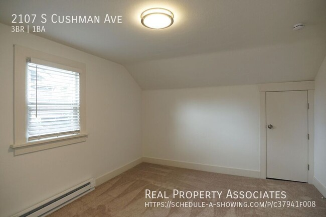 Building Photo - 2107 S Cushman Ave