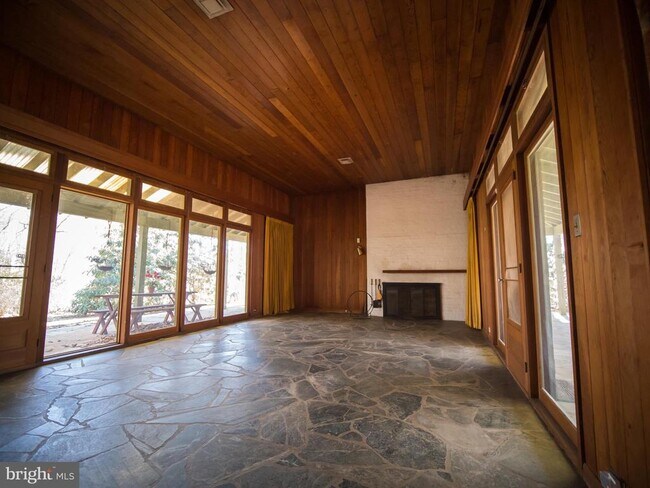 Building Photo - 4313 Woodlark Dr