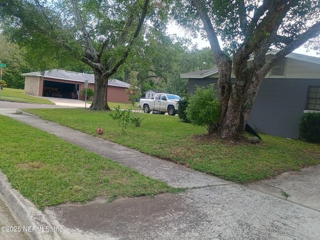 Building Photo - 4305 Bessie Cir W