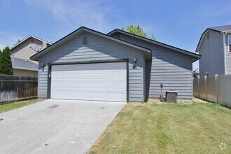 Building Photo - Single-Level Home in Meridian