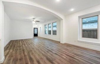 Building Photo - 16314 Apache Wds Wy