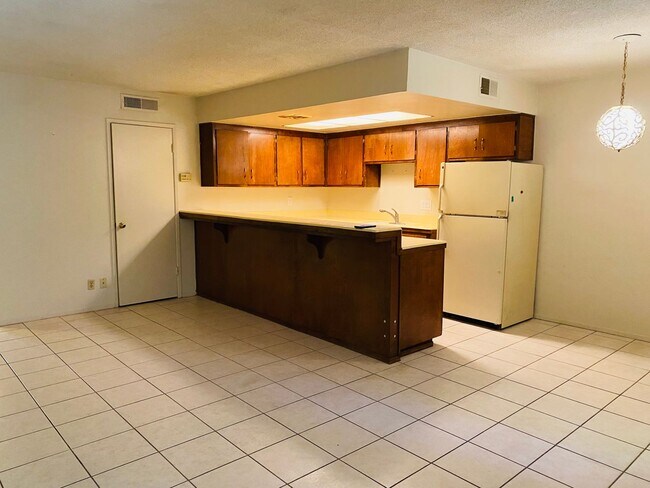 Building Photo - 769 Carro Dr