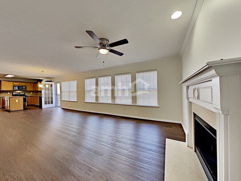 Building Photo - 872 Holly Meadow Dr