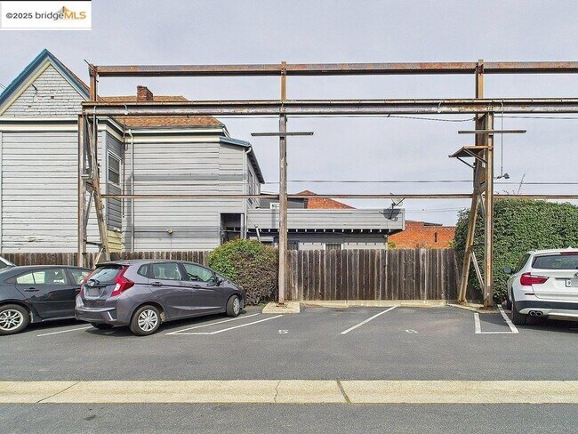 Building Photo - 3116 Adeline St
