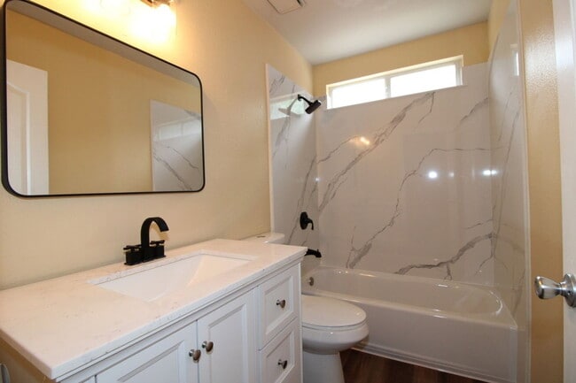 Building Photo - 1729 Marigold Way