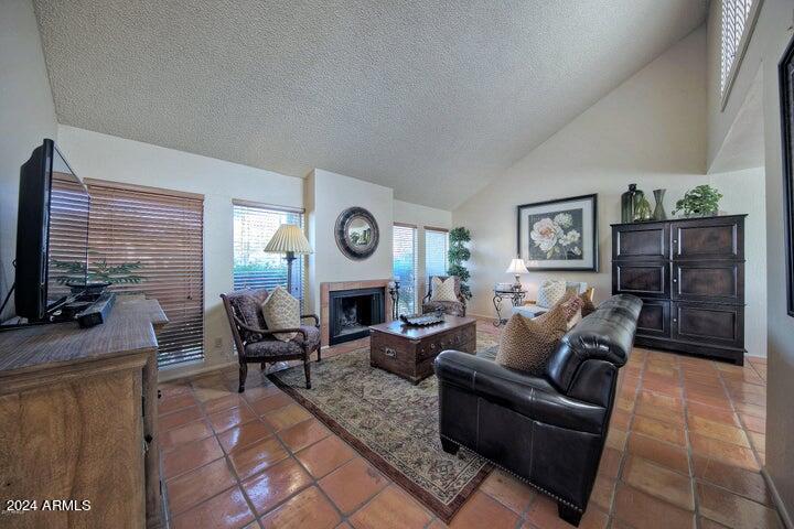 Building Photo - 7001 N Via Camello del Sur