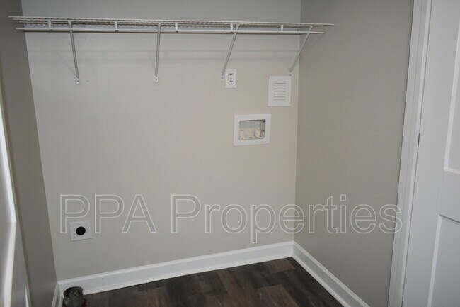 Building Photo - 2894 Willow Cove Dr