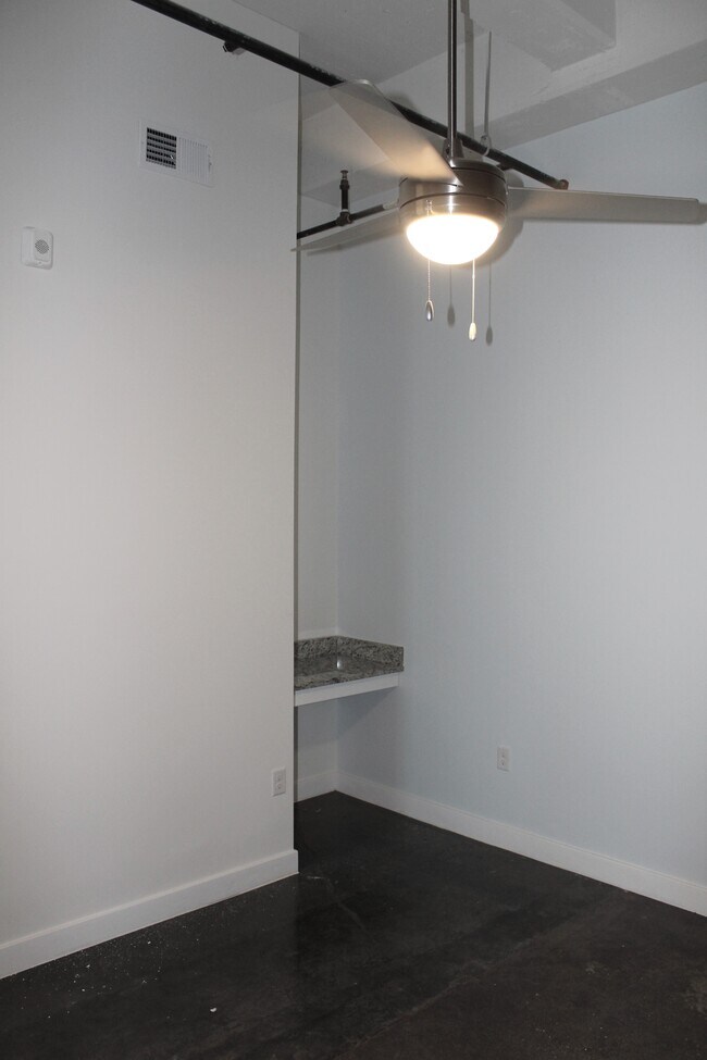 Building Photo - 410 Wellons St