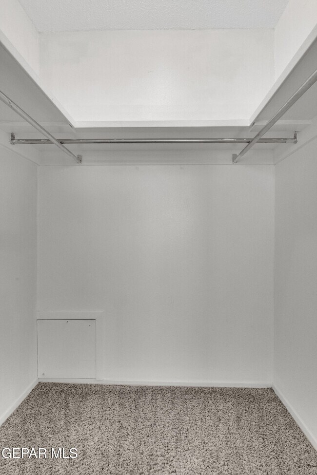Building Photo - 10537 Gran Cima Ln