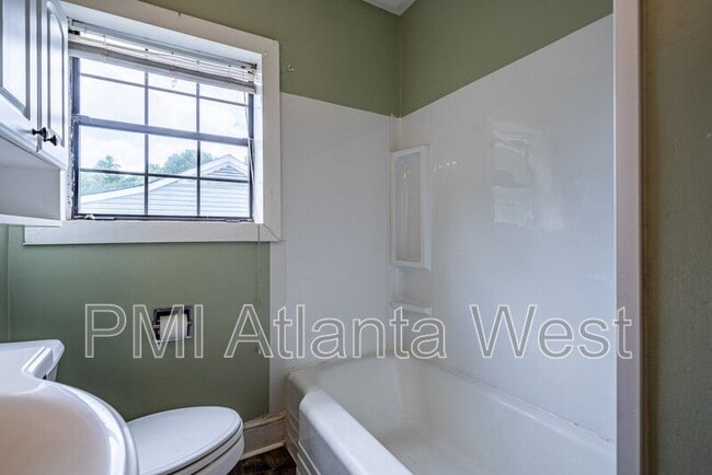 Building Photo - 2990 Jonquil Dr