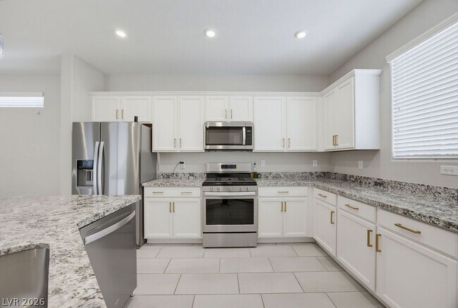 Building Photo - 10661 Sariah Skye Ave
