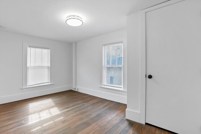 Building Photo - 743 Lilley Ave