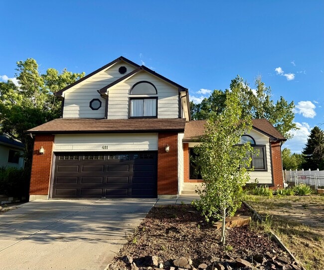Building Photo - 411 Ruby Dr