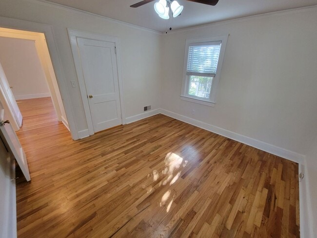 Building Photo - 3 Bed, 2 Bath Home Available in Greenville