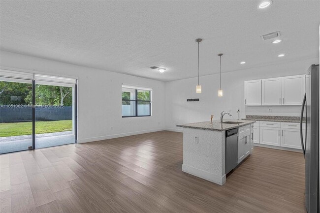 Building Photo - 21465 SW 125th Psge