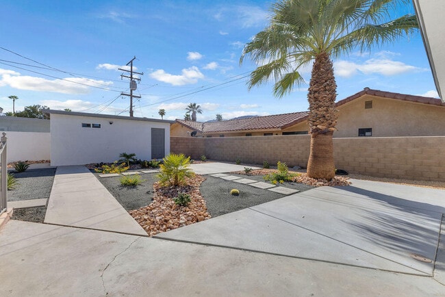 Building Photo - 44635 San Carlos Ave
