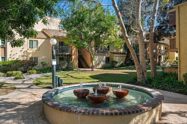 Building Photo - Mission Valley 1 BR/1 BA Condominium at Ra...