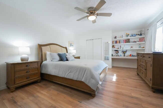 Primary Photo - Private Room for Rent with Garage Option –...