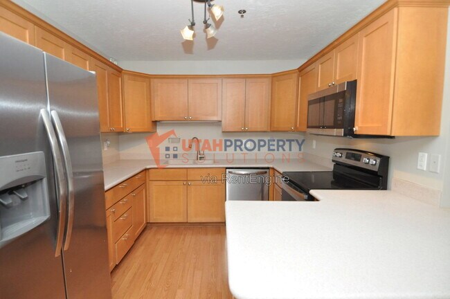 Building Photo - 960 E 100 S