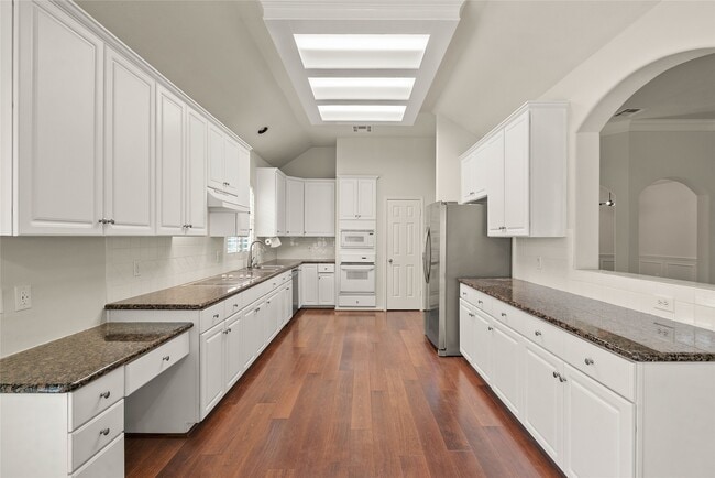 Building Photo - 6418 Parkriver Crossing