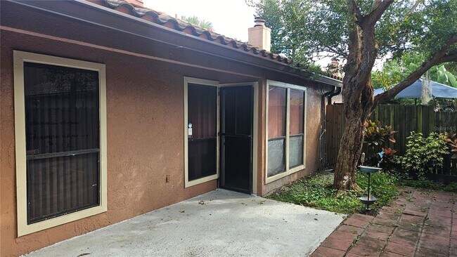 Building Photo - 616 Montego Bay Ct