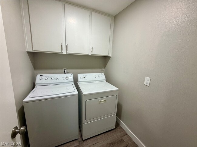 Building Photo - 3130 Espanol Dr