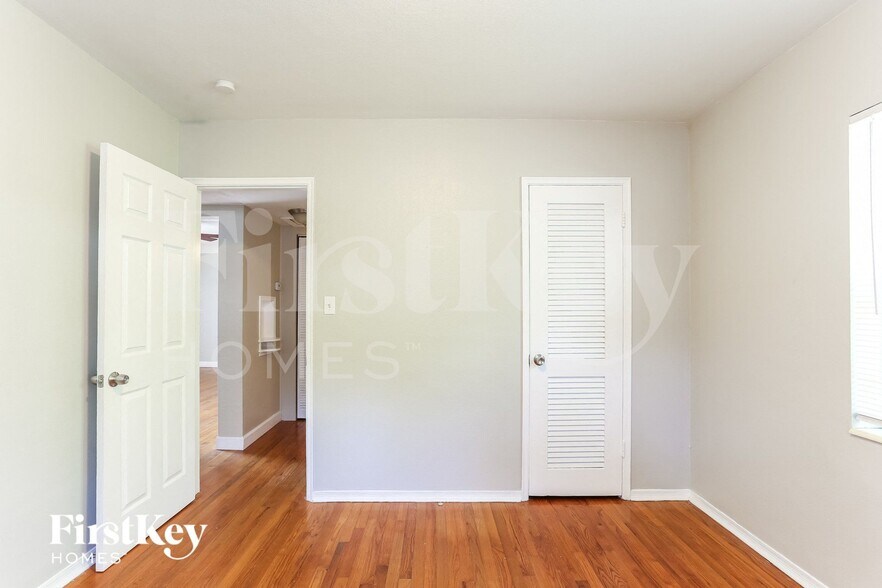 Building Photo - 5245 2nd Ave N