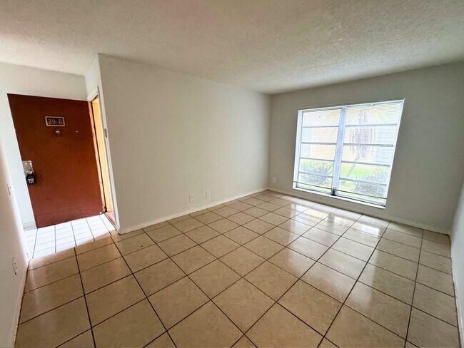 Building Photo - 4425 Treehouse Ln