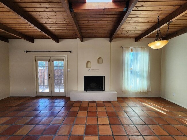 Building Photo - 3073 Plaza Blanca